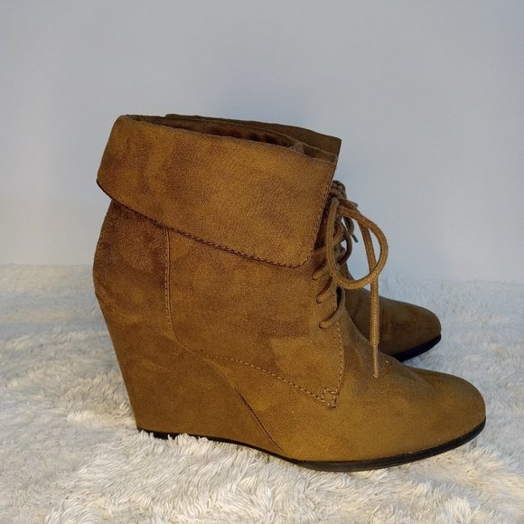 Fioni Wedge Booties - Picture 3 of 9